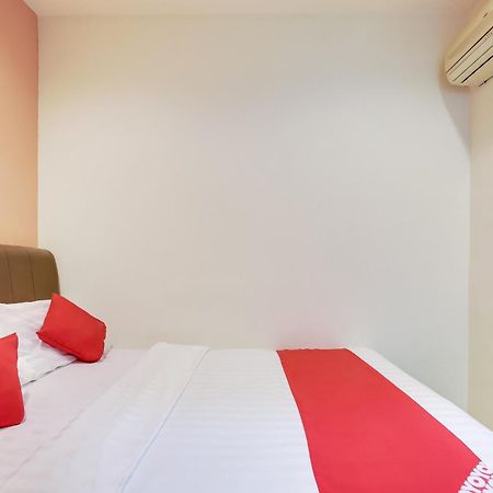 OYO 90282 Hotel Taj Inn, Seksyen 7 Shah Alam Kültér fotó