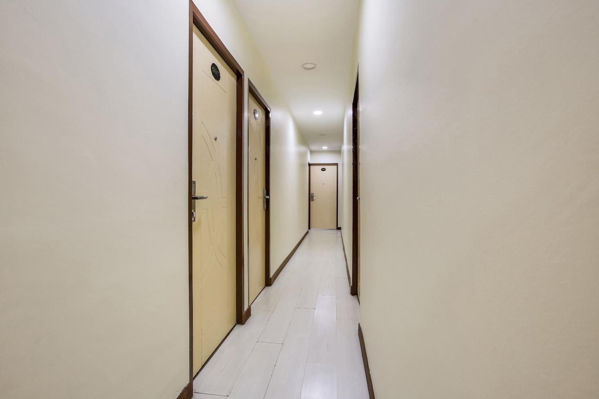 OYO 90282 Hotel Taj Inn, Seksyen 7 Shah Alam Kültér fotó